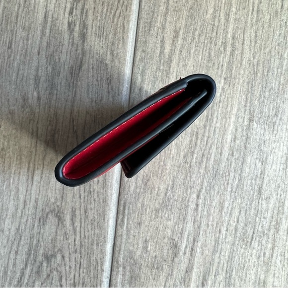 LIKE NEW Coach Flap Card Case w/snap closure. No flaws, marks, or blemishes. - Picture 3 of 6